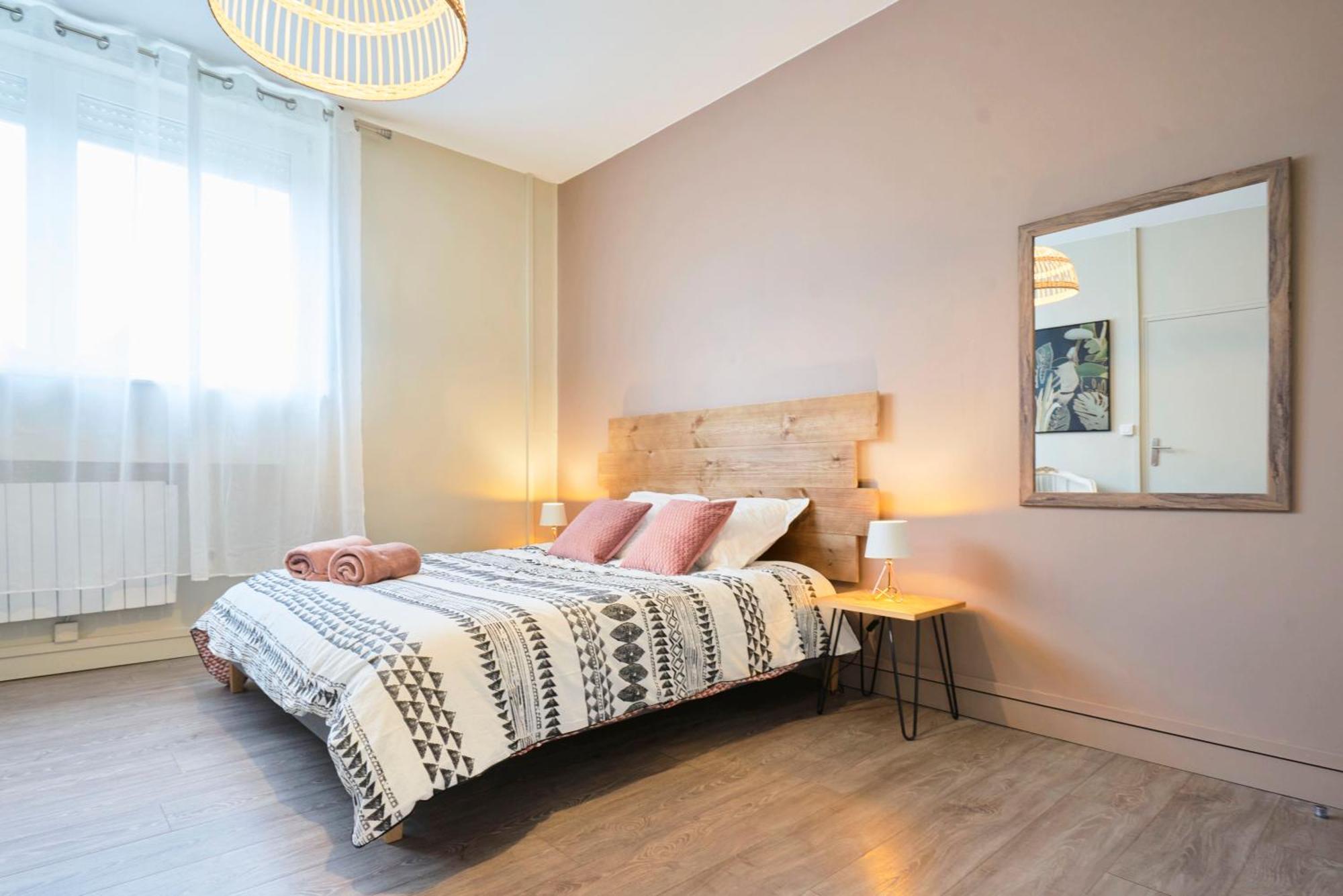 Locationstourcoing - Le 100 Apartment Bagian luar foto